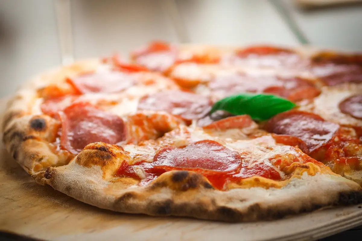 Esse forno elétrico assa mais rápido e deixa a comida mais saborosa - veja como