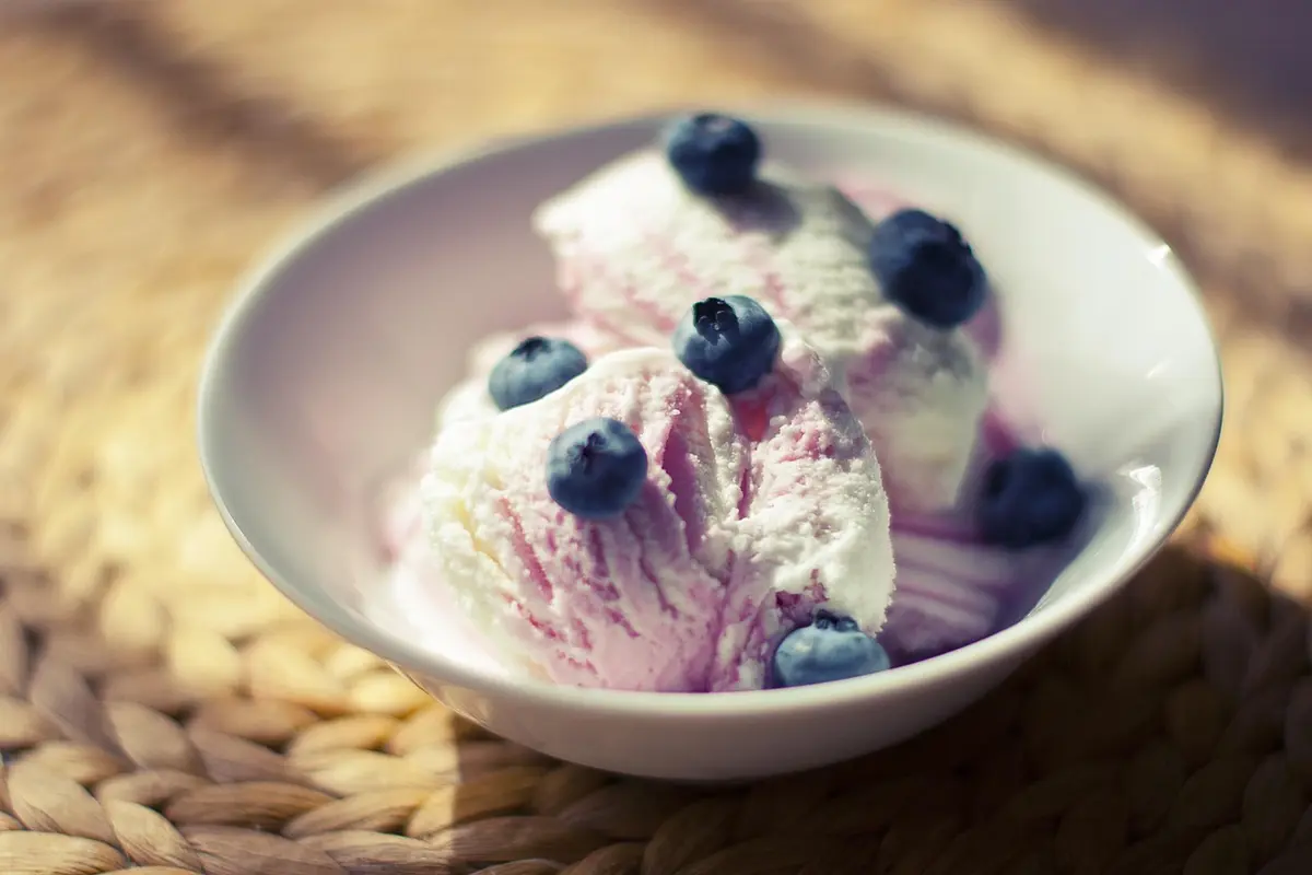 Máquina de sorvete que faz receita cremosa com 3 ingredientes