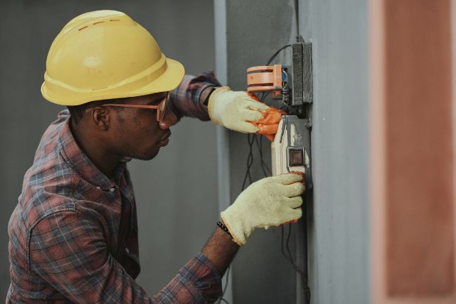 Da porta empenada à infiltração: Problemas mais comuns em apartamentos