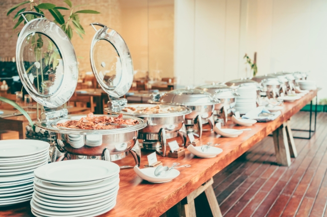 Cardápios criativos de buffet para casamento: encante seus convidados