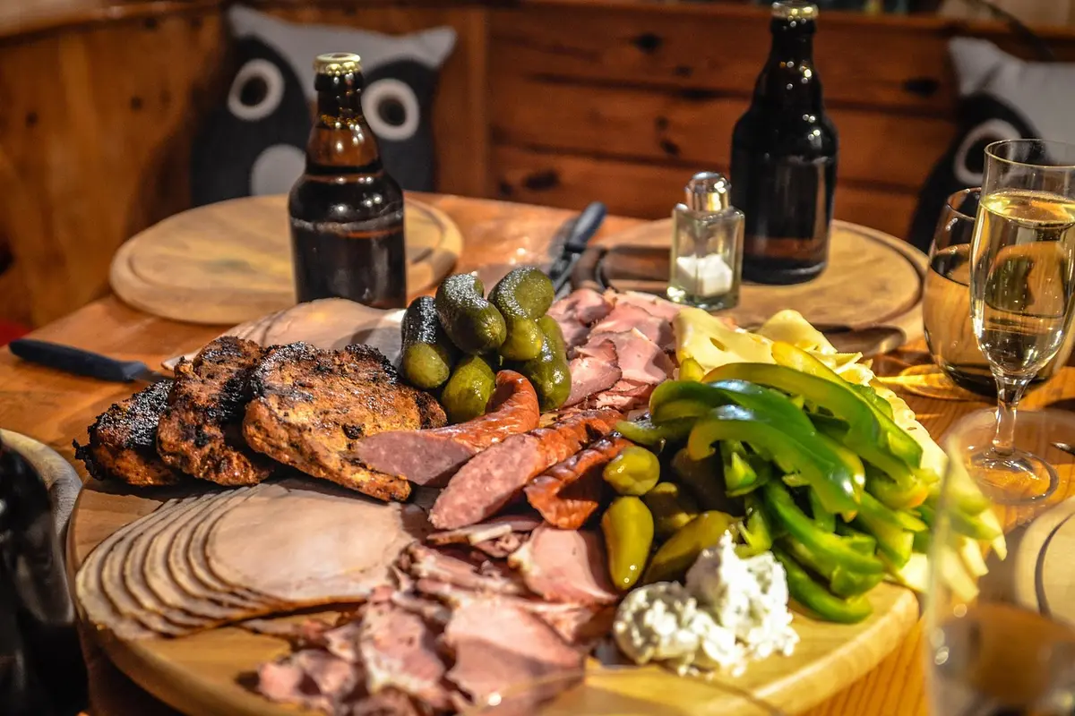 Desfiador elétrico que faz carne louca em segundos e sem bagunça