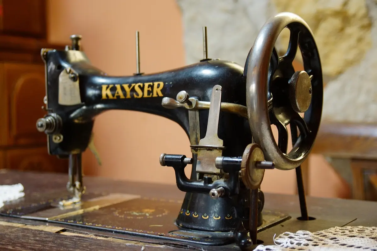 Por que costurar em casa está virando fonte de renda para milhares de brasileiros